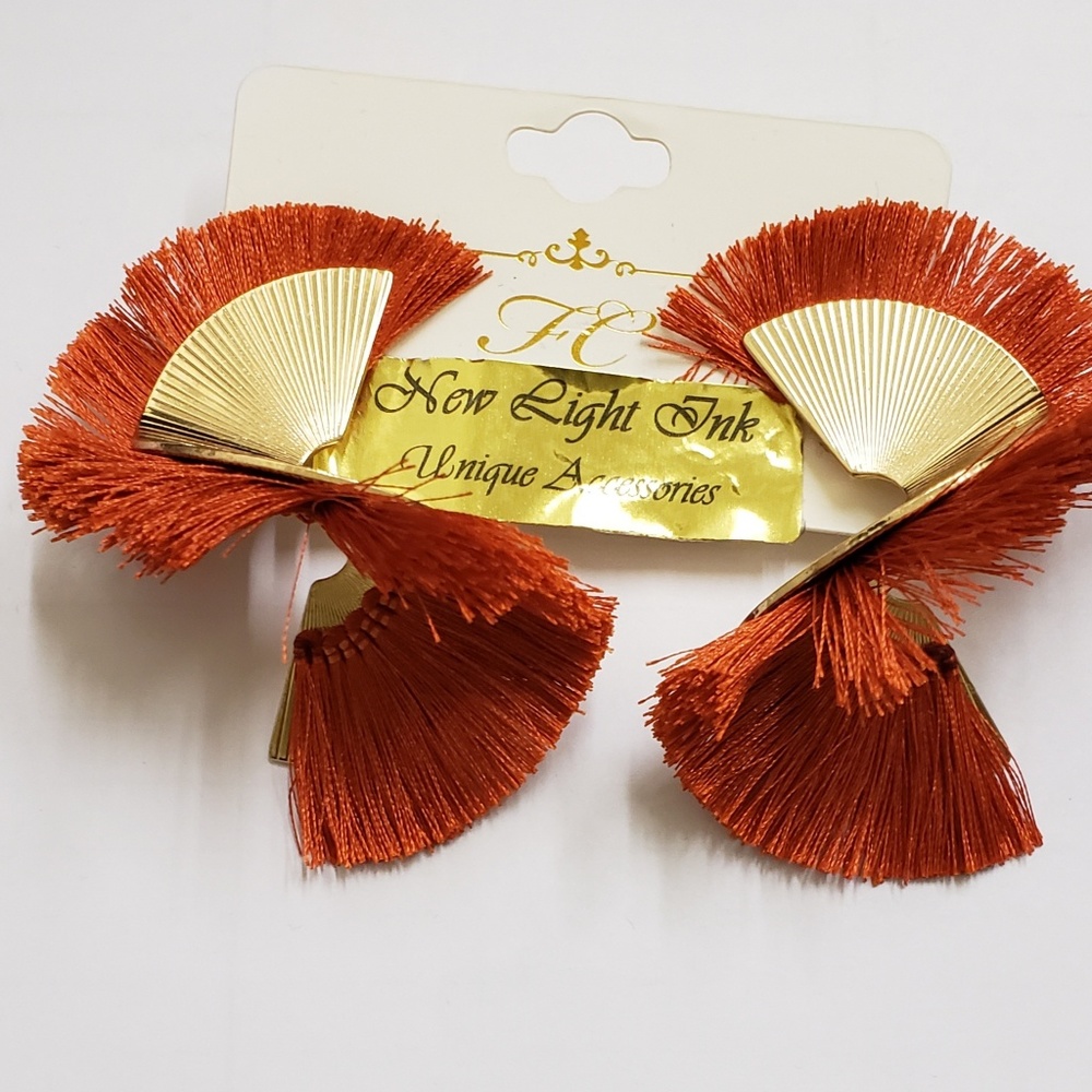 🔥🔥🔥Elegant Burnt Orange Fan style Earrings NLI